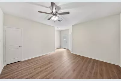 706 W Dallas Street, Conroe, TX 77301 - Photo 8