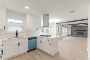 28814 Enchanted Dr, Shenandoah, TX 77381 - Photo 18