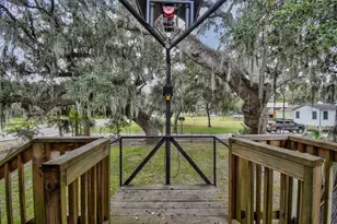 11 Plantation Dr, Damon, TX 77430 - Photo 18