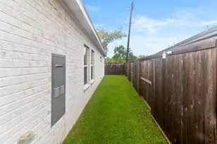 214 Water Grass Trl, Clute, TX 77531 - Photo 26