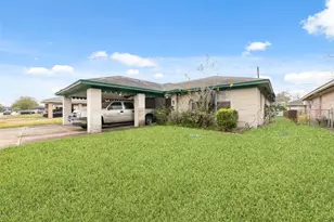 8755 Cowart St, Houston, TX 77029 - Photo 2