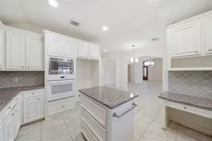 515 Pine Ridge Ct, Friendswood, TX 77546 - Photo 12