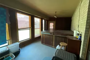206 Mann St, Yoakum, TX 77995 - Photo 22