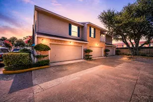 2220 Bering Dr, Houston, TX 77057 - Photo 2