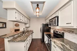 2220 Bering Dr, Houston, TX 77057 - Photo 10