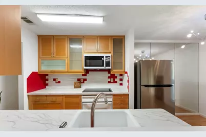 700 Thicket Lane #606, Houston, TX 77079 - Photo 12