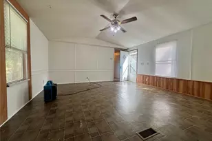 13235 Pecan Tree Dr, Willis, TX 77318 - Photo 4