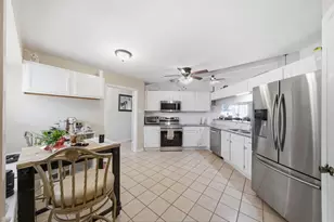 411 Forest Hills Dr, League City, TX 77573 - Photo 6