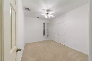 11 Gilmore Grove Pl, The Woodlands, TX 77382 - Photo 8