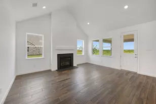 215 Dunovant Dr, Sealy, TX 77474 - Photo 10