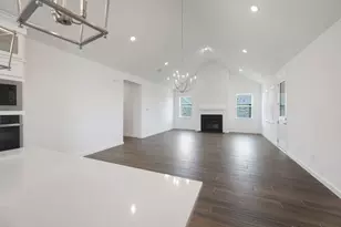 215 Dunovant Dr, Sealy, TX 77474 - Photo 8