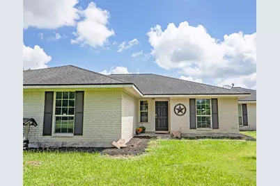 824 Betty Street, El Campo, TX 77437 - Photo 2