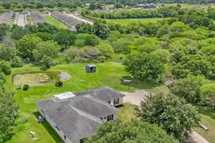 824 Betty St, El Campo, TX 77437 - Photo 18