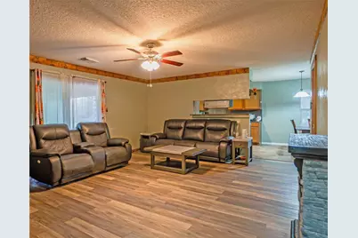 824 Betty Street, El Campo, TX 77437 - Photo 8