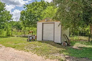 824 Betty St, El Campo, TX 77437 - Photo 22