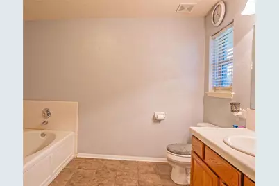 824 Betty Street, El Campo, TX 77437 - Photo 10