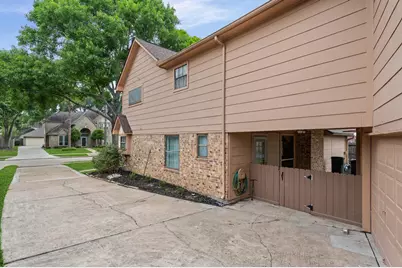 110 Shadow Wood Drive, Sugar Land, TX 77498 - Photo 6