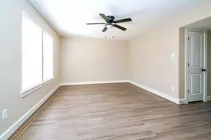 10492 Hammerly Blvd, Houston, TX 77043 - Photo 10