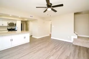 10492 Hammerly Blvd, Houston, TX 77043 - Photo 14