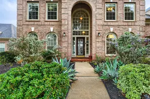 5906 Indian Hills Ln, Sugar Land, TX 77479 - Photo 2
