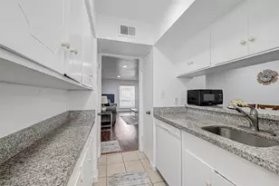 5863 Inwood Dr, Houston, TX 77057 - Photo 22