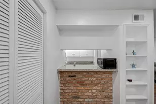 5863 Inwood Dr, Houston, TX 77057 - Photo 16