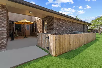 137 Silverbell Circle, Lake Jackson, TX 77566 - Photo 42