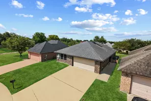 137 Silverbell Cir, Lake Jackson, TX 77566 - Photo 46