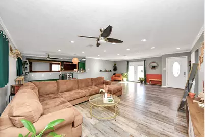 3906 Dolphin Lane, La Porte, TX 77571 - Photo 4