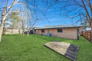 3906 Dolphin Ln, La Porte, TX 77571 - Photo 12