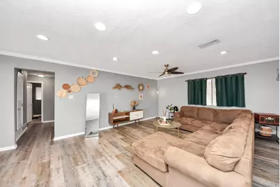 3906 Dolphin Lane, La Porte, TX 77571 - Photo 6