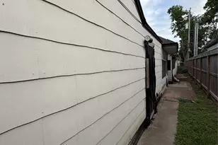 6501 Schiller St, Houston, TX 77055 - Photo 2