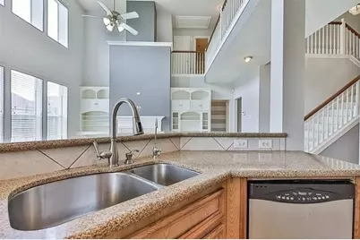 13002 Misty Bay Ln, Pearland, TX 77584 - Photo 8