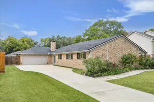 10818 Olympia Dr, Houston, TX 77042 - Photo 1