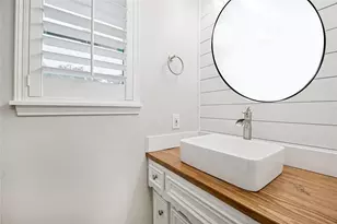 10818 Olympia Dr, Houston, TX 77042 - Photo 16