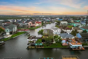 9 S Sandpiper St, La Marque, TX 77568 - Photo 4