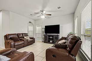 6523 Macroom Meadows Ln, Houston, TX 77048 - Photo 4
