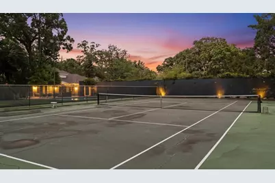 9584 Doliver Drive, Houston, TX 77063 - Photo 10