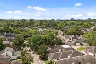 9584 Doliver Dr, Houston, TX 77063 - Photo 32