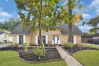 225 Saint Cloud Drive, Friendswood, TX 77546 - Photo 2