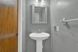 225 St Cloud Dr, Friendswood, TX 77546 - Photo 22