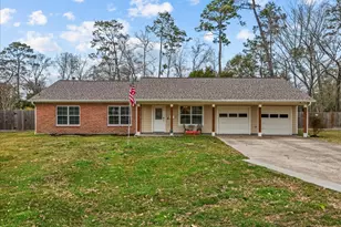 815 Rosewood Dr, Dickinson, TX 77539 - Photo 1