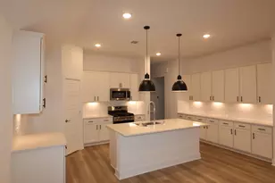 16831 Zavala Wy, Montgomery, TX 77316 - Photo 2