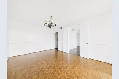 5001 Woodway Drive #1103, Houston, TX 77056 - Photo 8