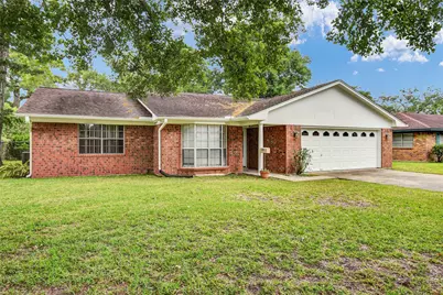 232 Wayne Dr, Clute, TX 77531 - Photo 1