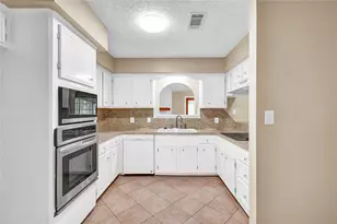 232 Wayne Dr, Clute, TX 77531 - Photo 6