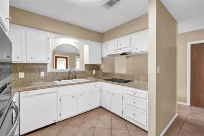 232 Wayne Dr, Clute, TX 77531 - Photo 8