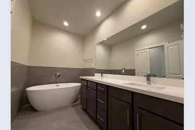 5915 Haring Lane, Houston, TX 77091 - Photo 6