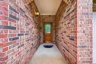 7 Cayahoga Court, The Woodlands, TX 77389 - Photo 2