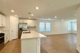 9822 Stoney Spg Ln, Baytown, TX 77521 - Photo 6